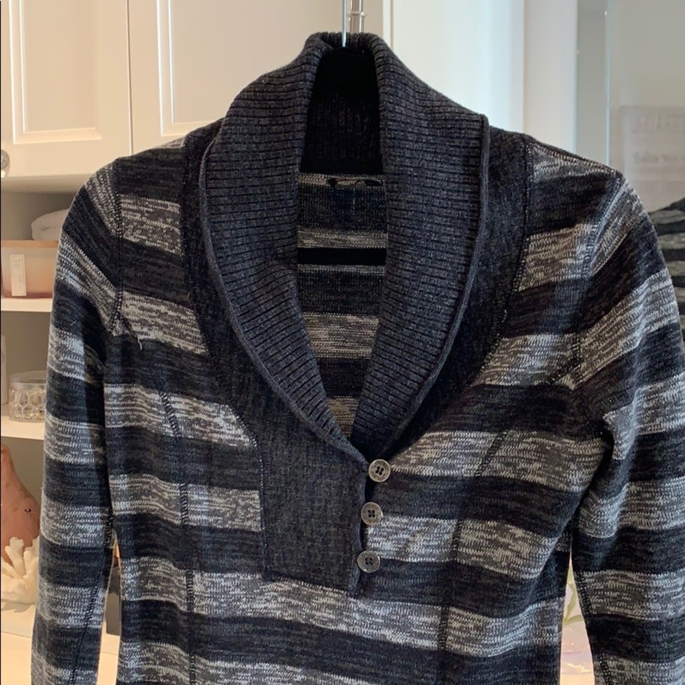 Guess sweater